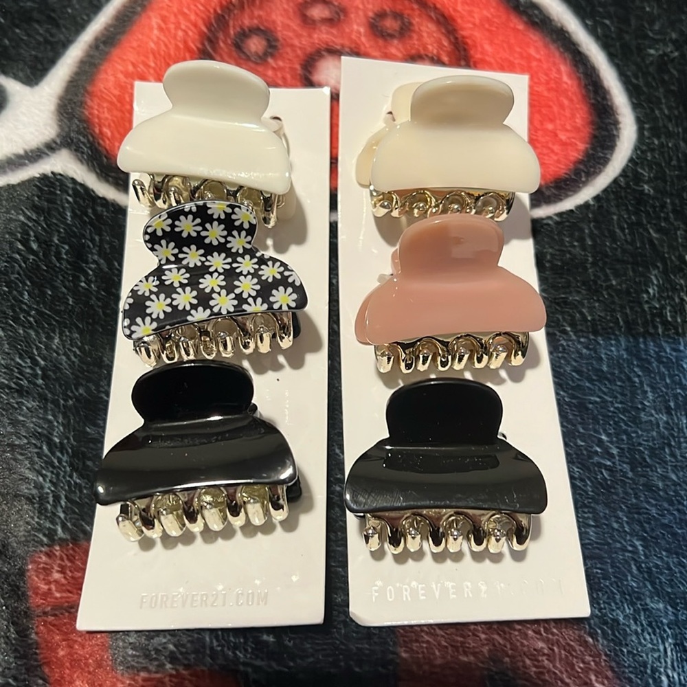 Small clips from forever 21! Cute combos! Hair accessories!
